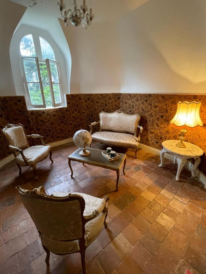 Le Chateau De Leugny Oiron Kültér fotó