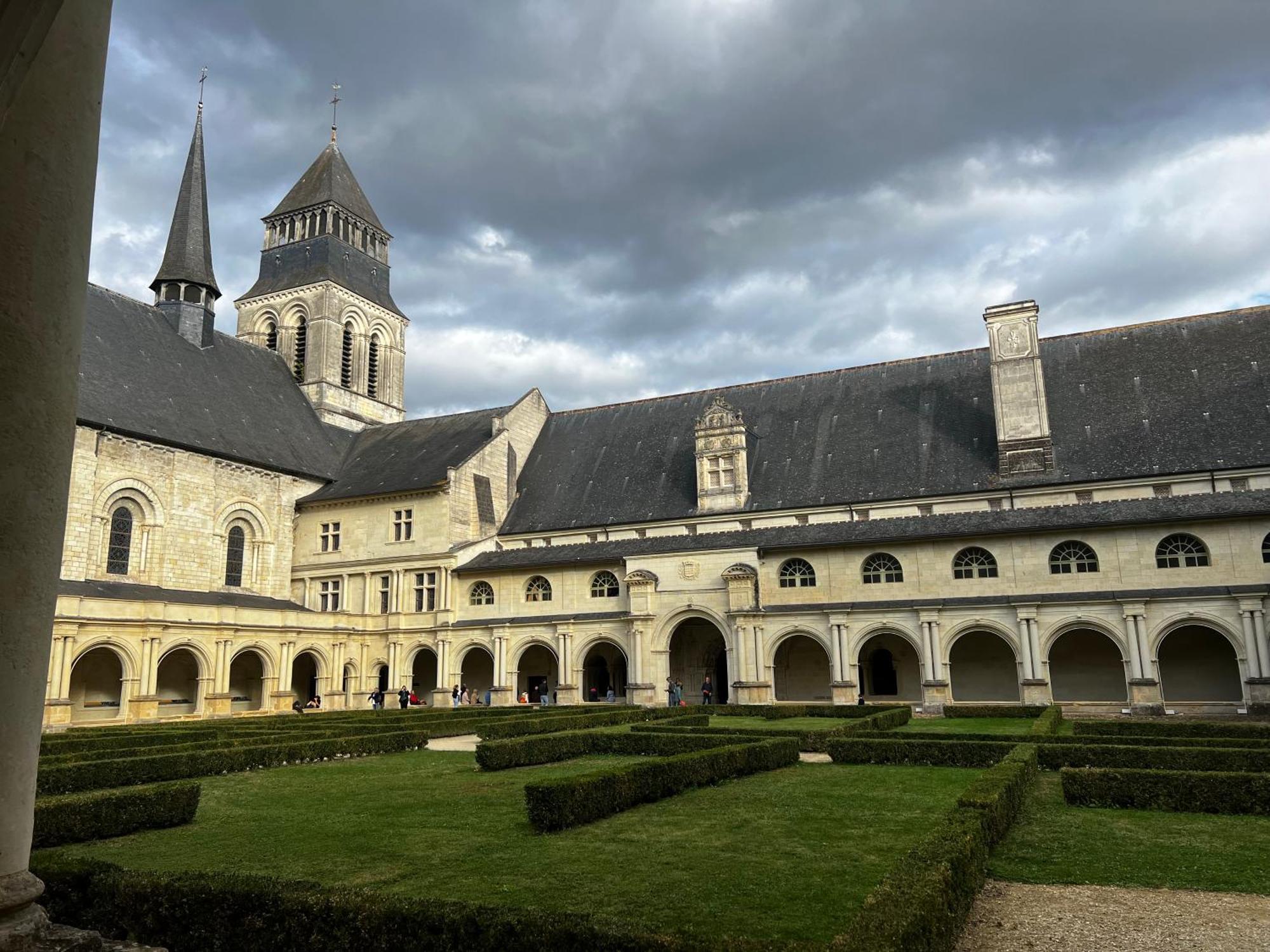 Le Chateau De Leugny Oiron Kültér fotó